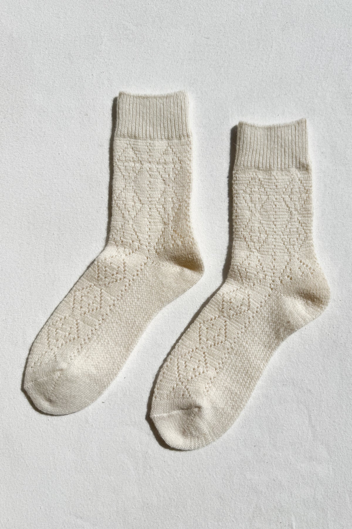 LEO BOUTIQUE Cashmere Pointelle Socks | Cream LE BON SHOPPE