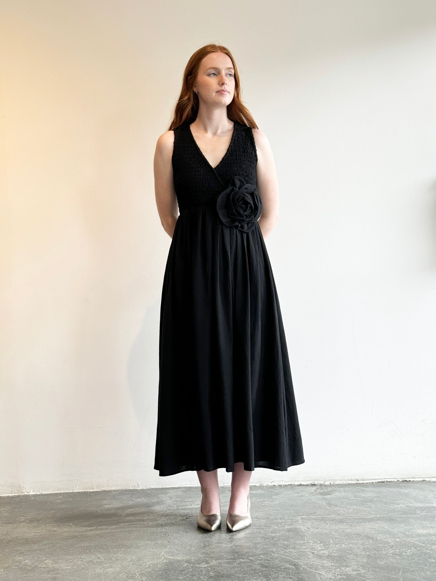 LEO BOUTIQUE Robinia Smocked Maxi Dress Black TACH