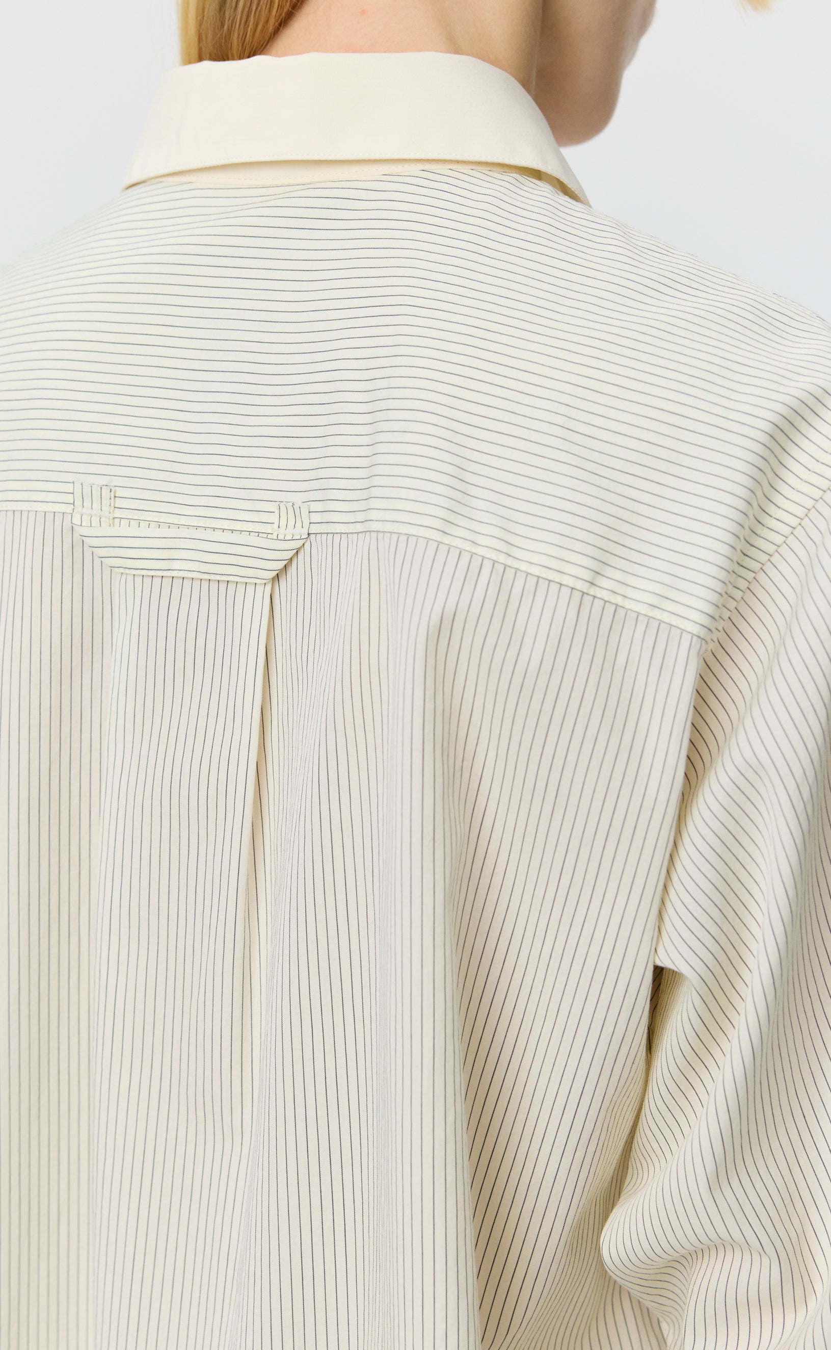 MFPEN Inquiry Shirt | Elegant Stripe LEO BOUTIQUE