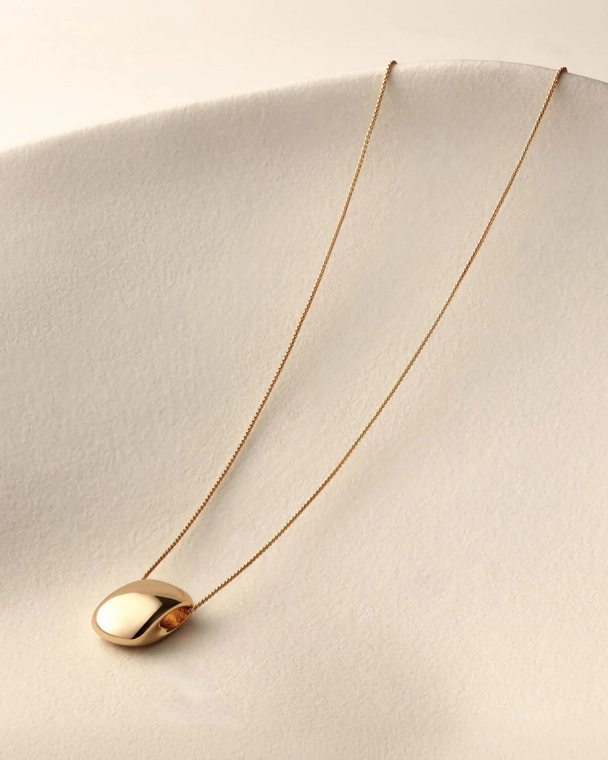 LEO BOUTIQUE Leon Pendant Necklace | Gold JENNYBIRD 