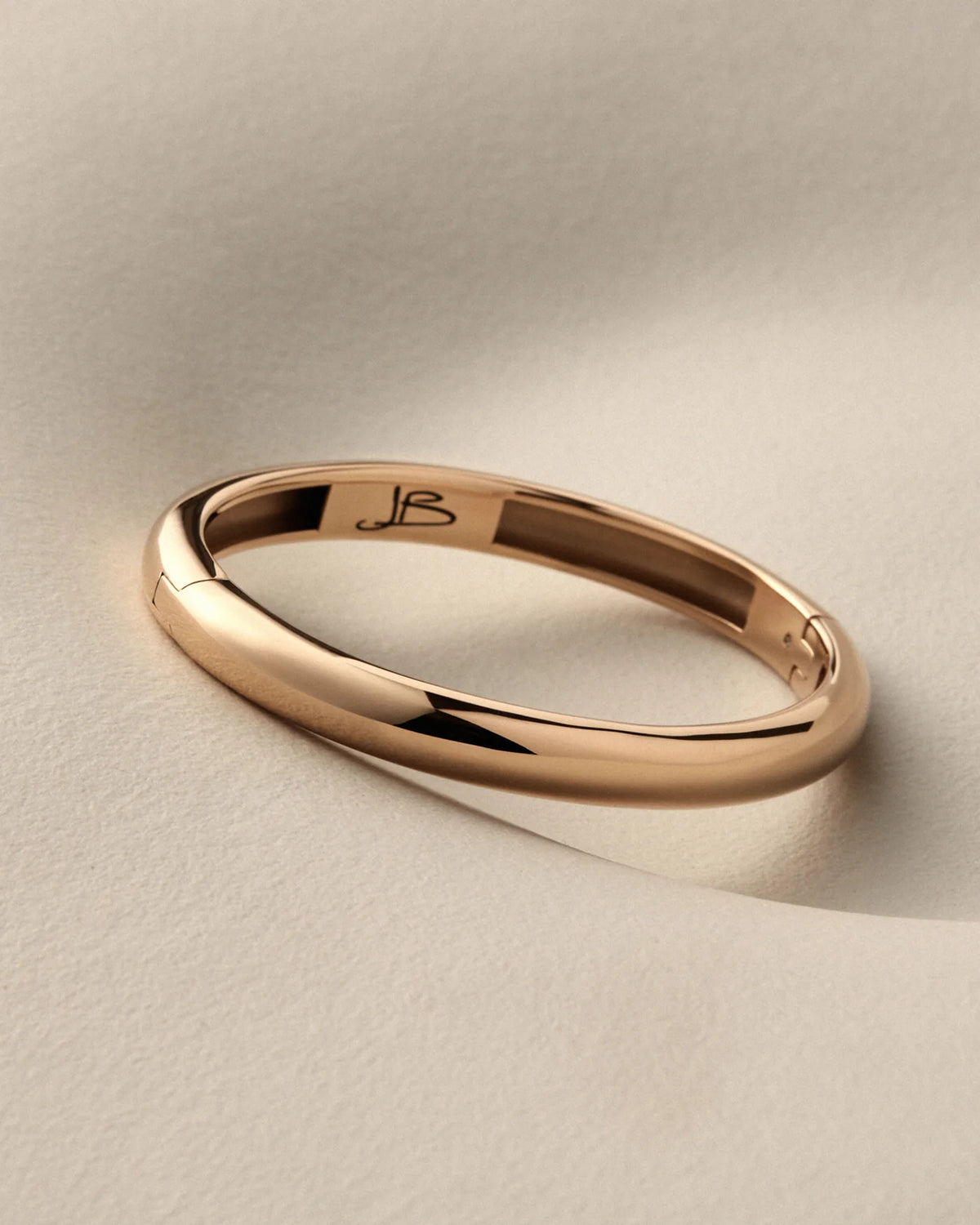 LEO BOUTIQUE Gia Bangle | Gold JENNYBIRD