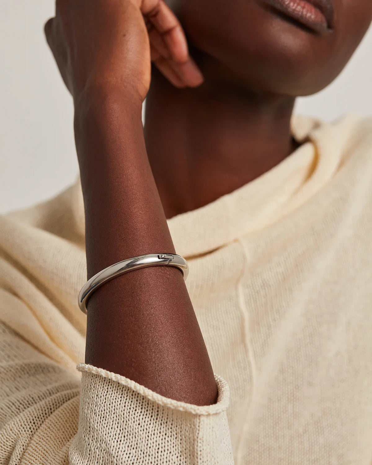 LEO BOUTIQUE Gia Bangle | Silver JENNYBIRD 