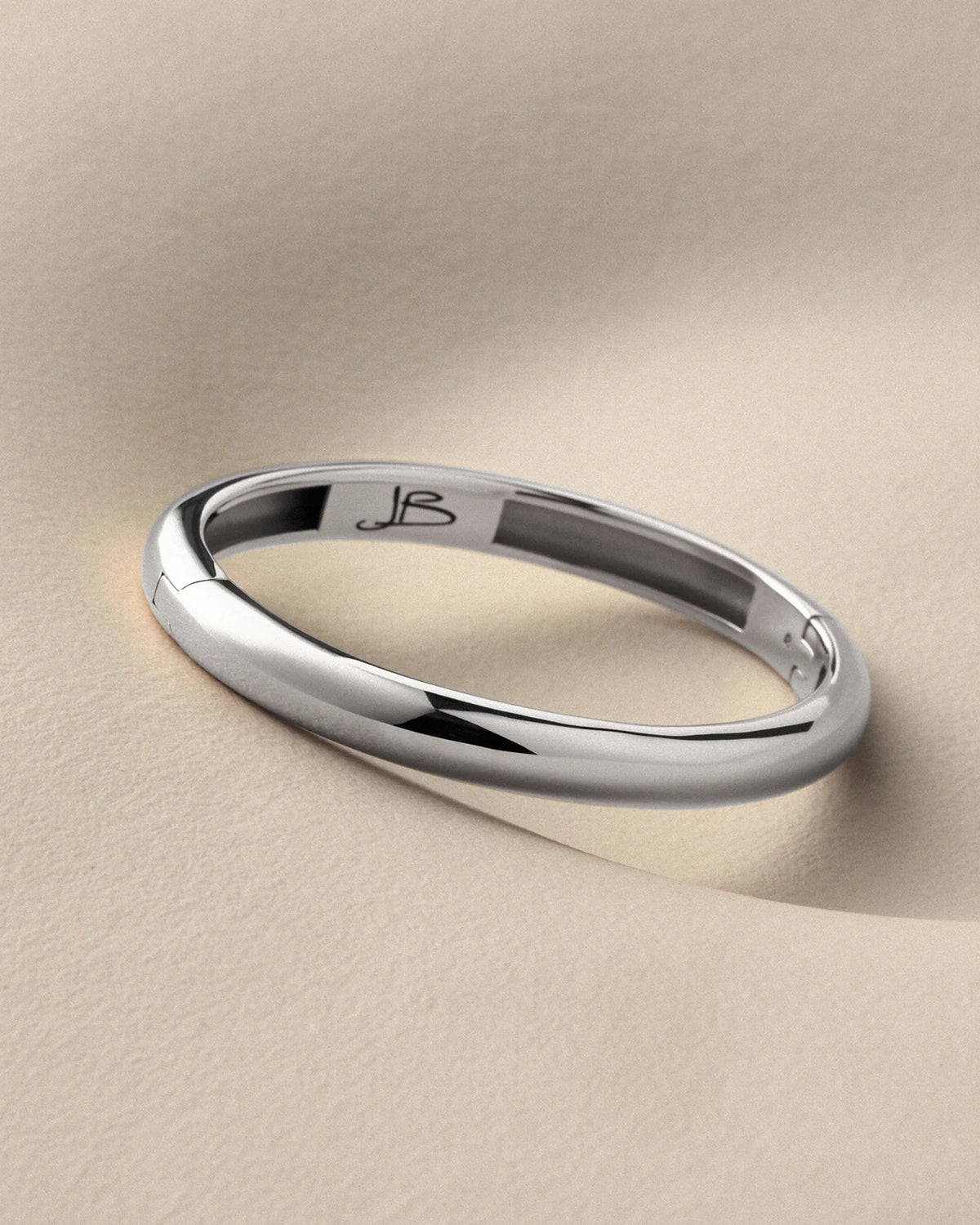 LEO BOUTIQUE Gia Bangle | Silver JENNYBIRD 