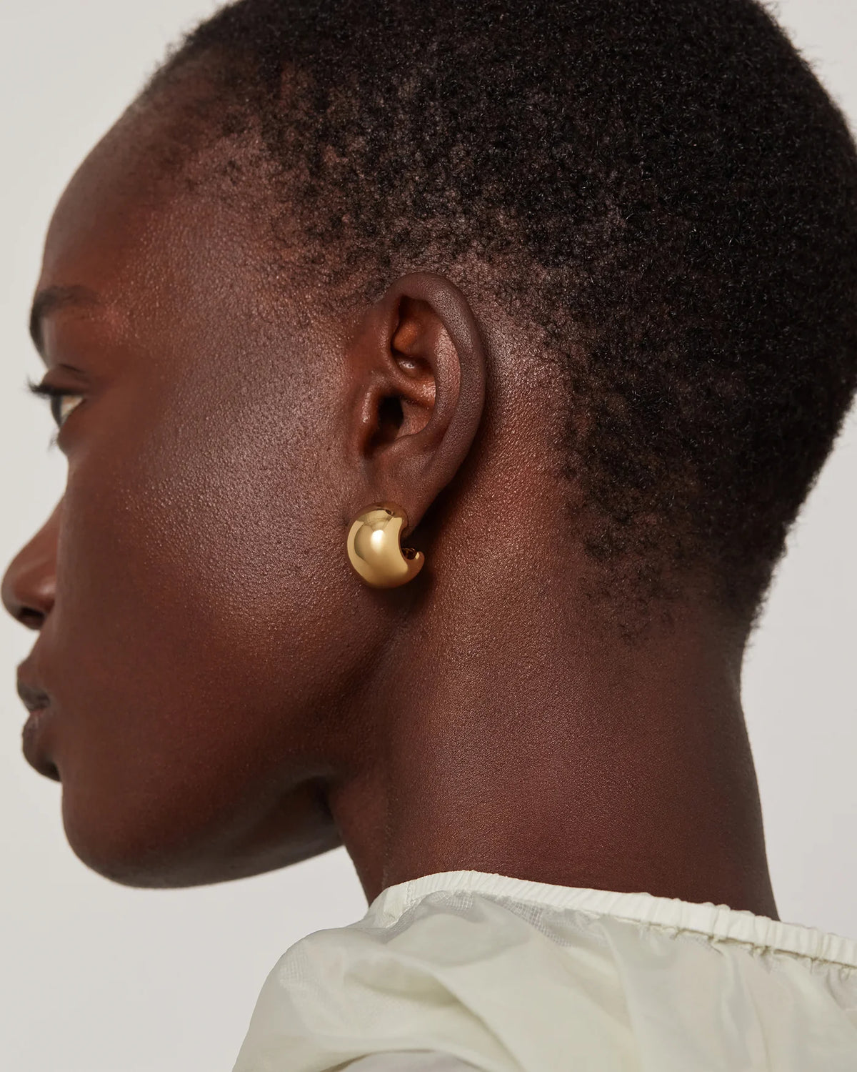 LEO BOUTIQUE Small Gemma Hoops | Gold JENNYBIRD