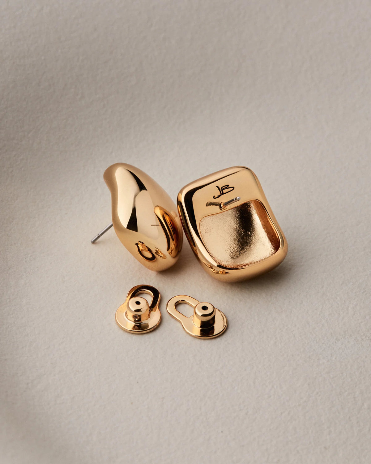 LEO BOUTIQUE Small Tate Earring | Gold JENNY BIRD 