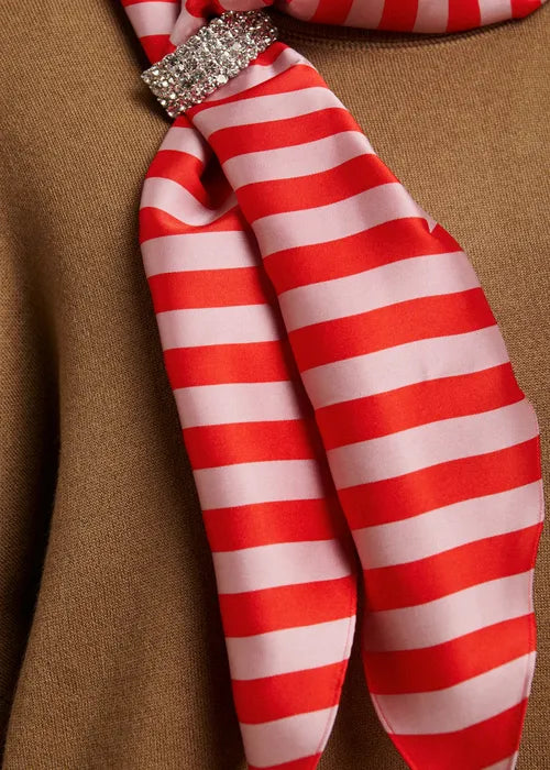 LEO BOUTIQUE Kurtis Pullover w/Scarf | Camel Club ESSENTIEL ANTWERP 