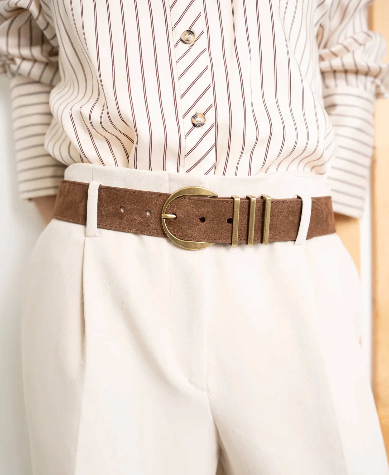 LEO BOUTIQUE Kiku Suede Belt | Castoro Gold BRAVE LEATHER