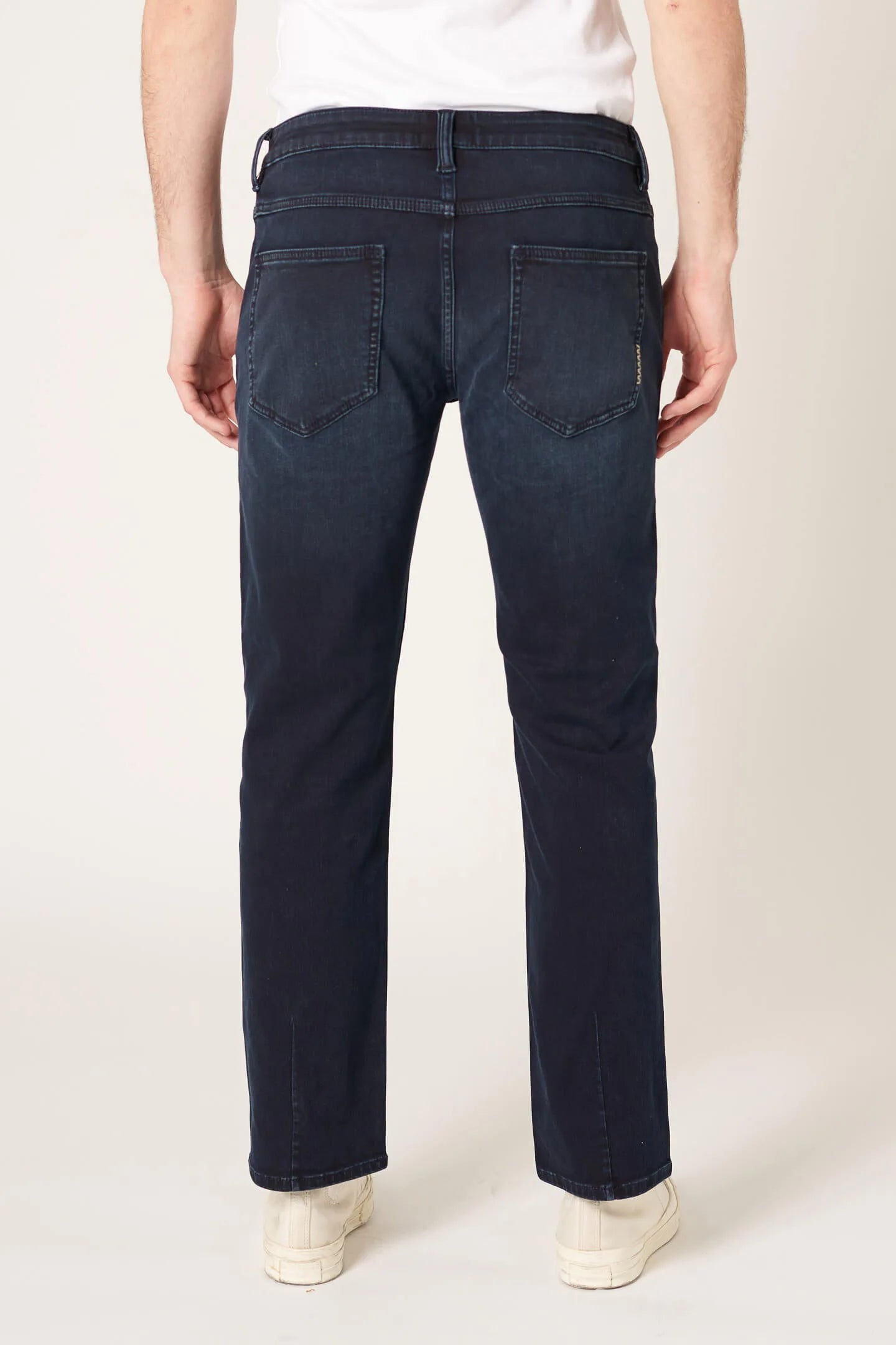 NEUW DENIM Lou Straight | Polar LEO BOUTIQUE