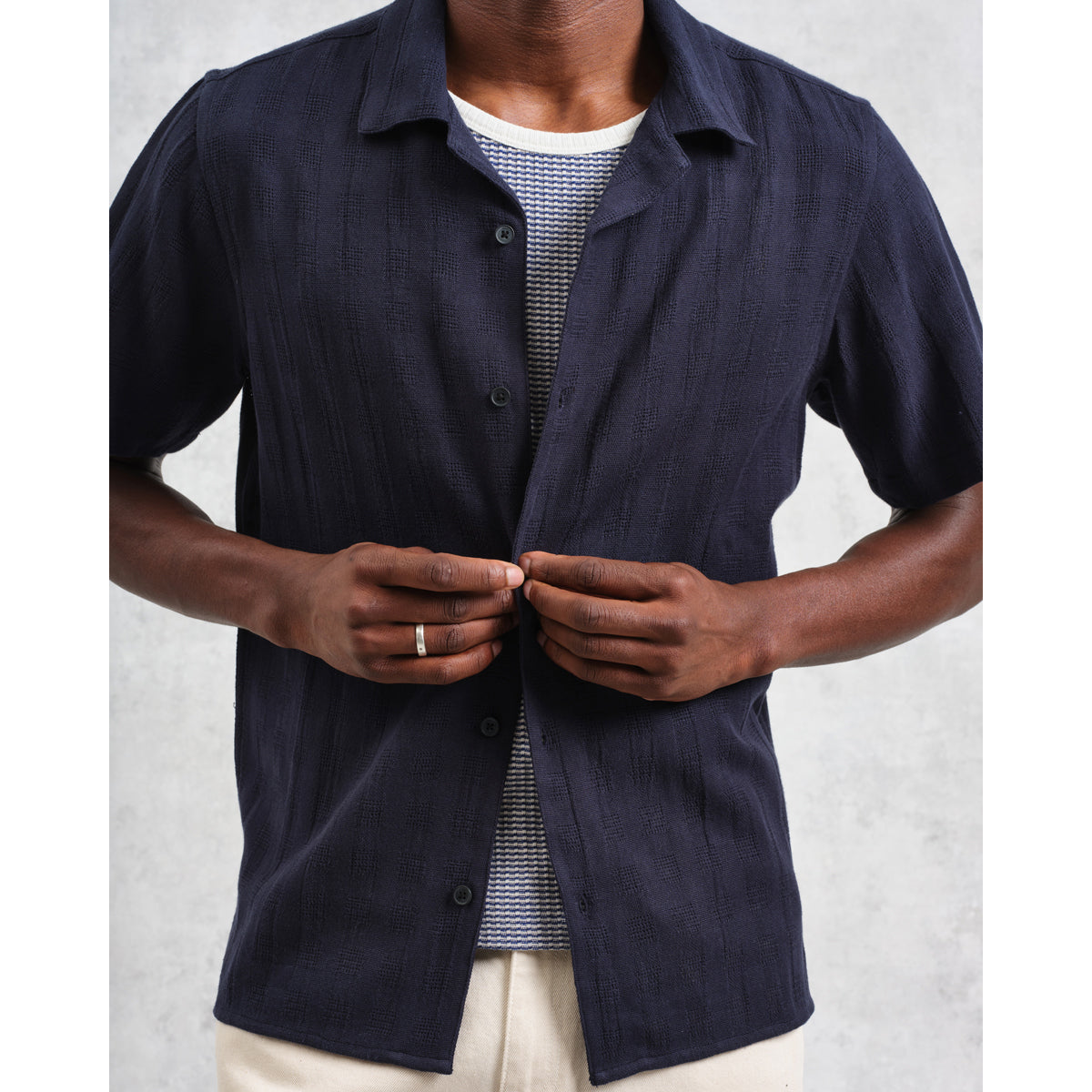 Wax London Didcot Shirt | Open Weave Grid/Navy LEO BOUTIQUE