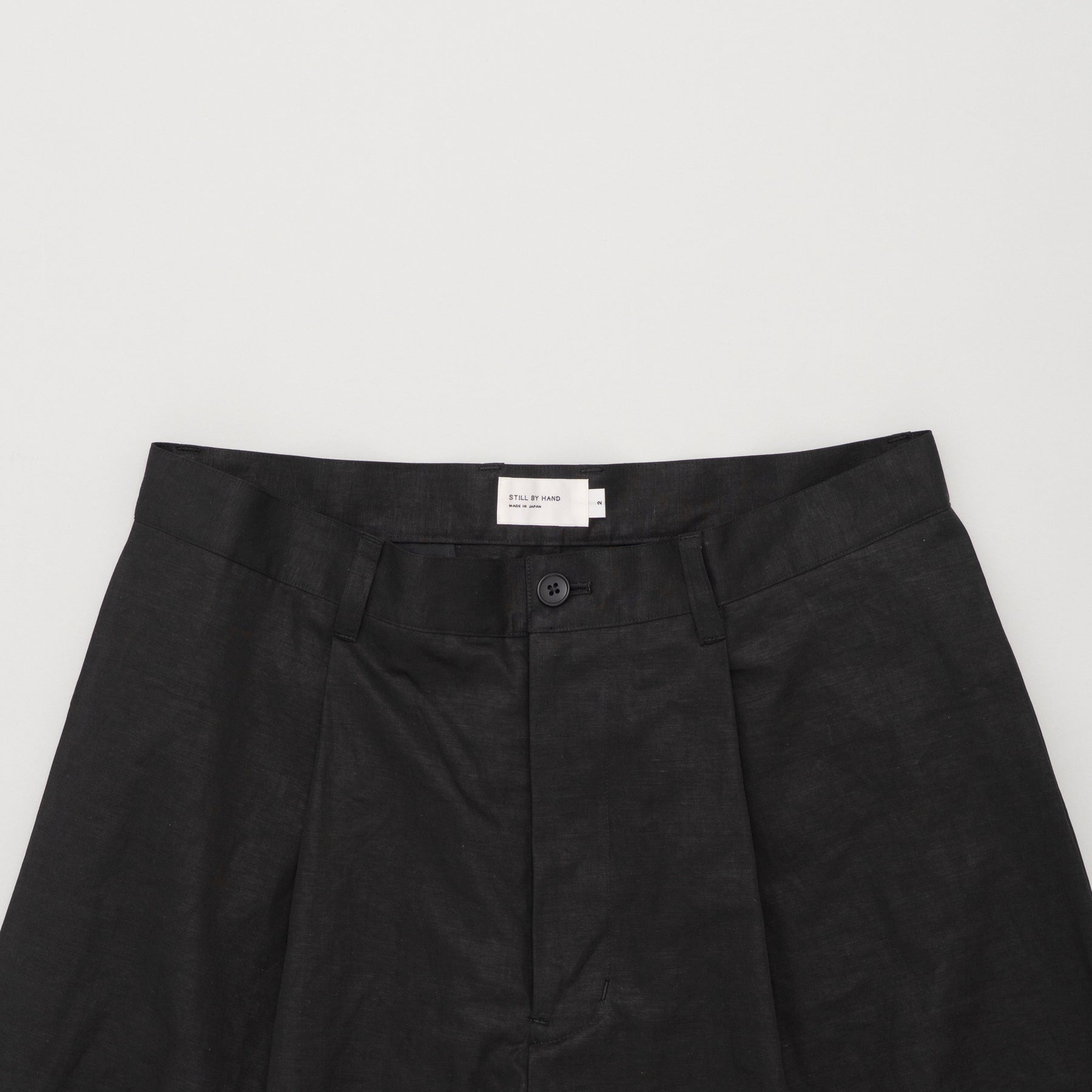 STILL BY HAND Linen Mixed Wide Shorts | Black LEO BOUTIQUE