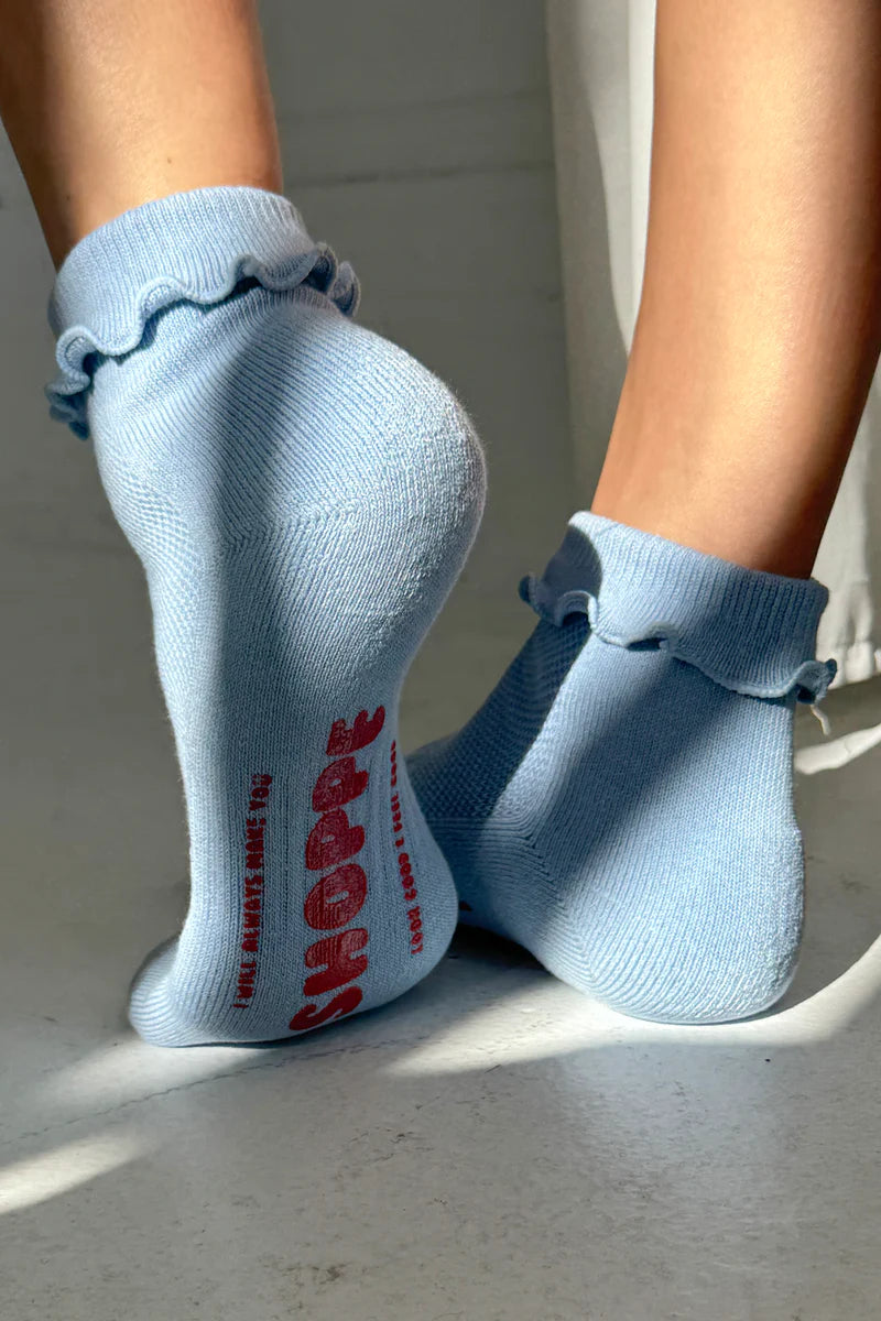 Ruffled Hugger Crew Socks | Periwinkle/Red
