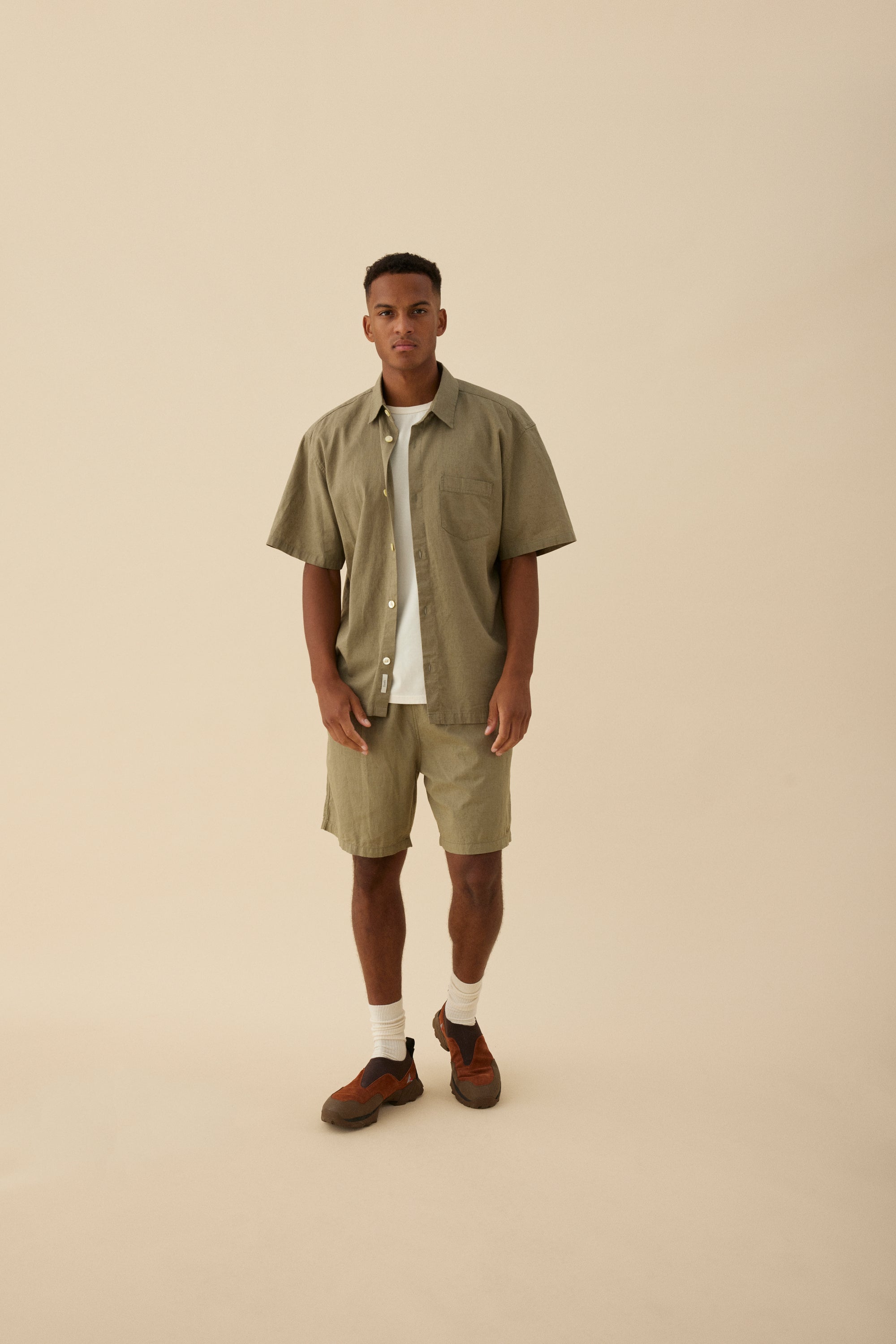 FORET Serene Linen SS Shirt Dusty Olive LEO BOUTIQUE