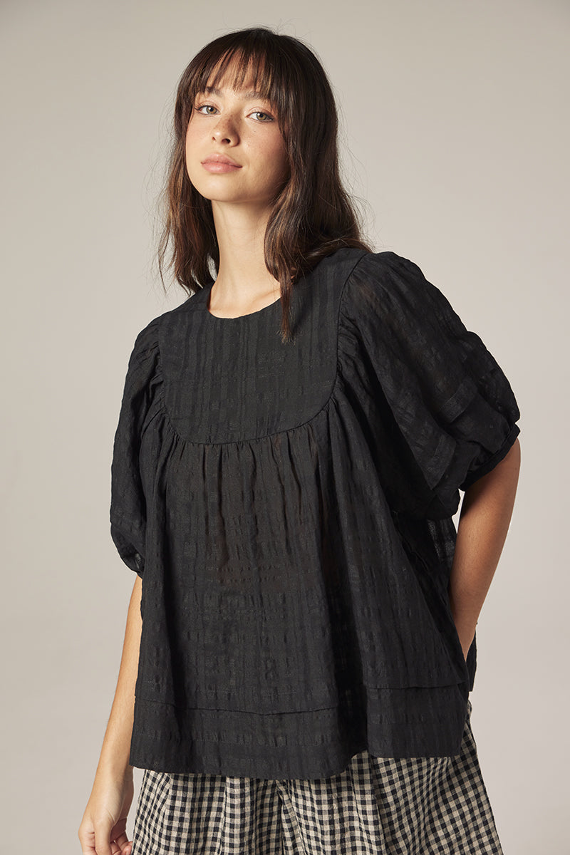 LEO BOUTIQUE Puff Sleeve Yoke Top | Black AMENTE