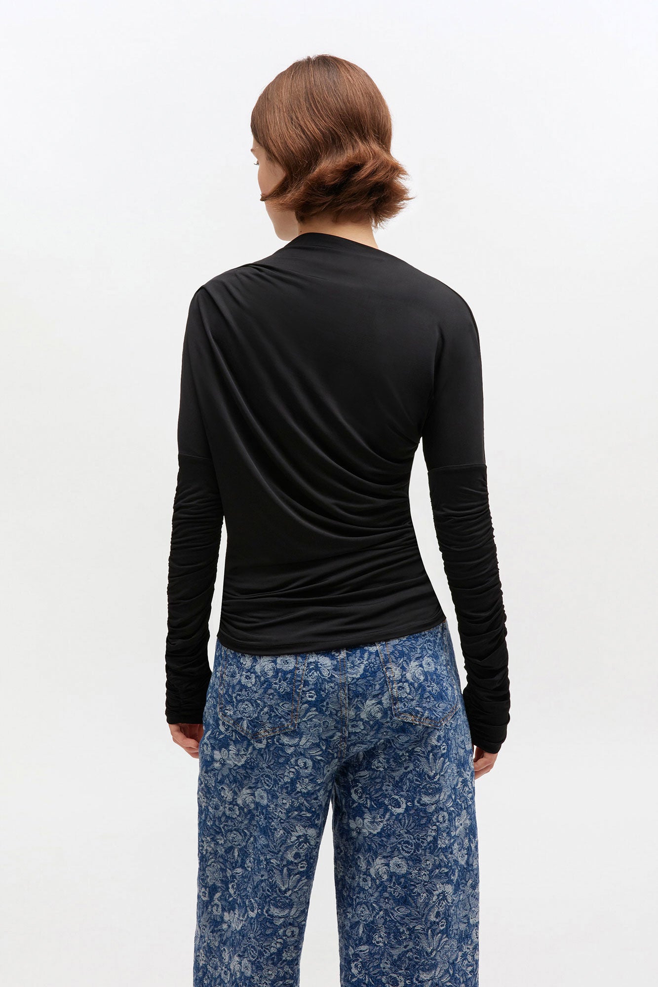 LEO BOUTIQUE Shiny Jersey Ruched LS Top | Black GANNI