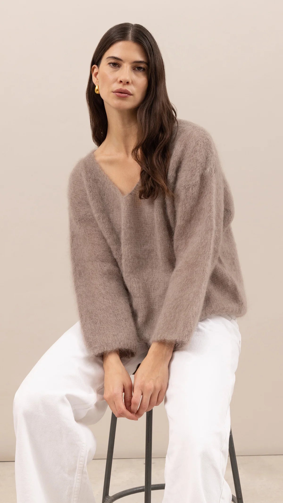 LEO BOUTIQUE Tess Mohair V-Neck Sweater | Taupe CHARLI 
