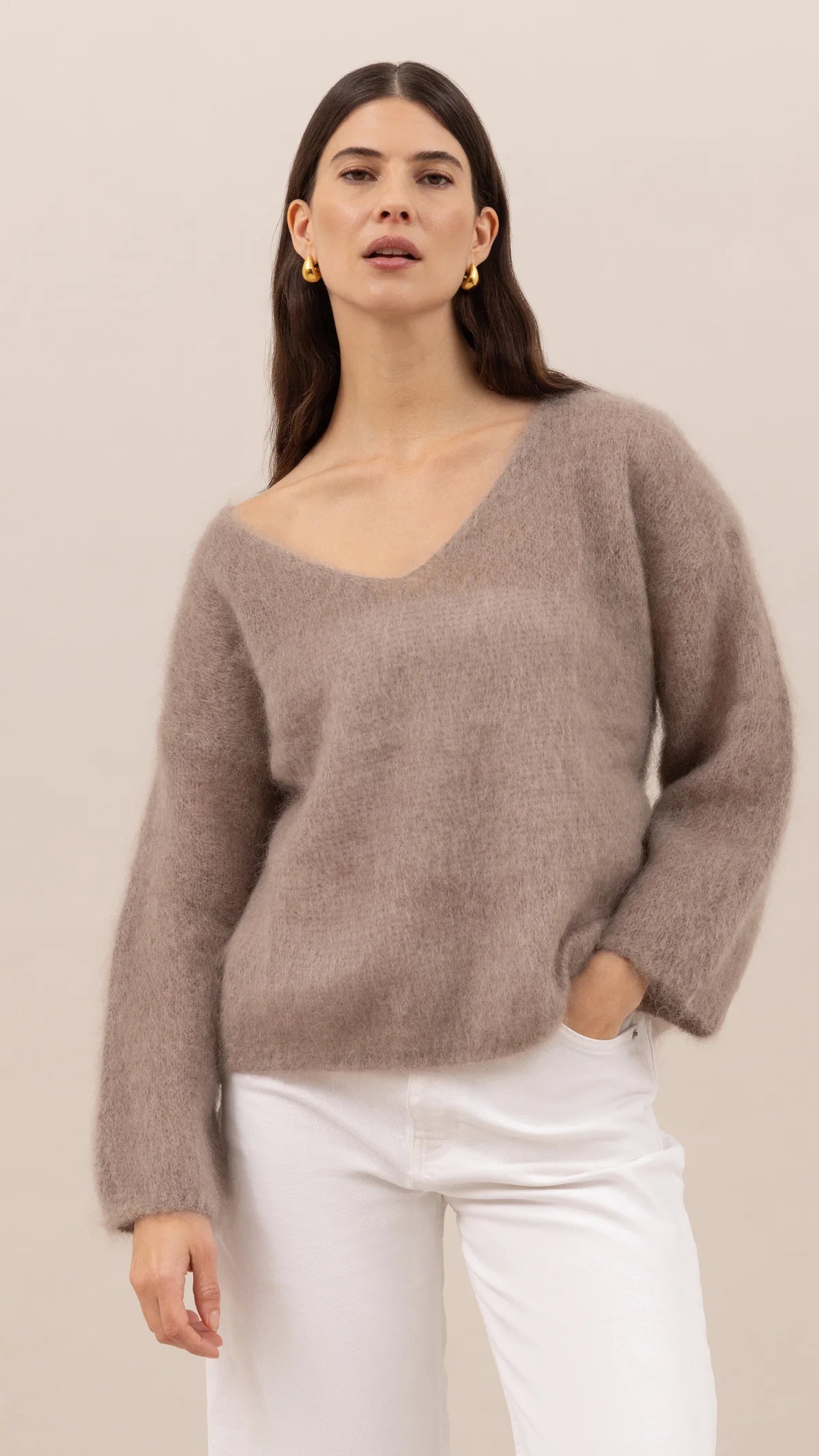 LEO BOUTIQUE Tess Mohair V-Neck Sweater | Taupe CHARLI 