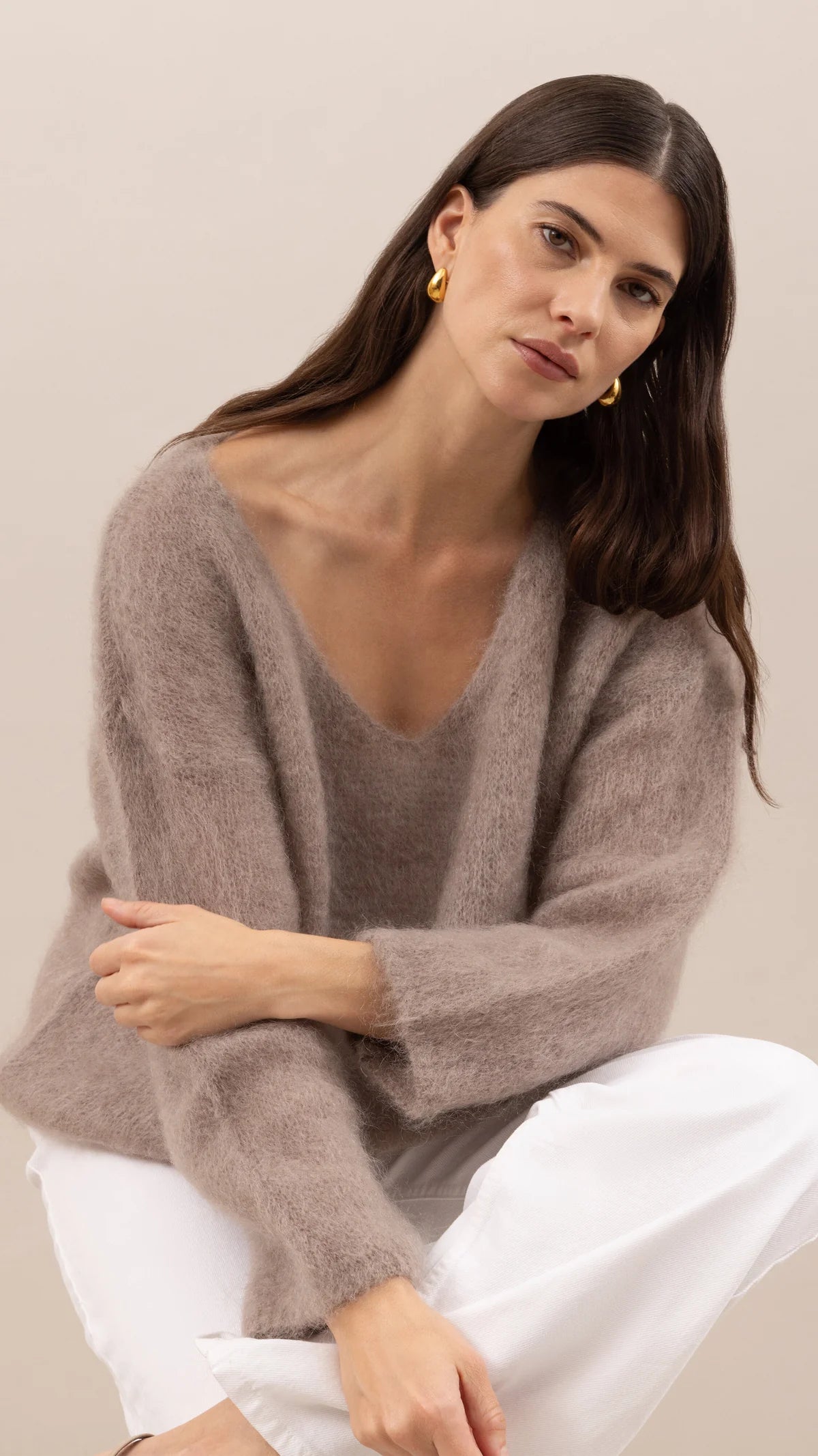 LEO BOUTIQUE Tess Mohair V-Neck Sweater | Taupe CHARLI 