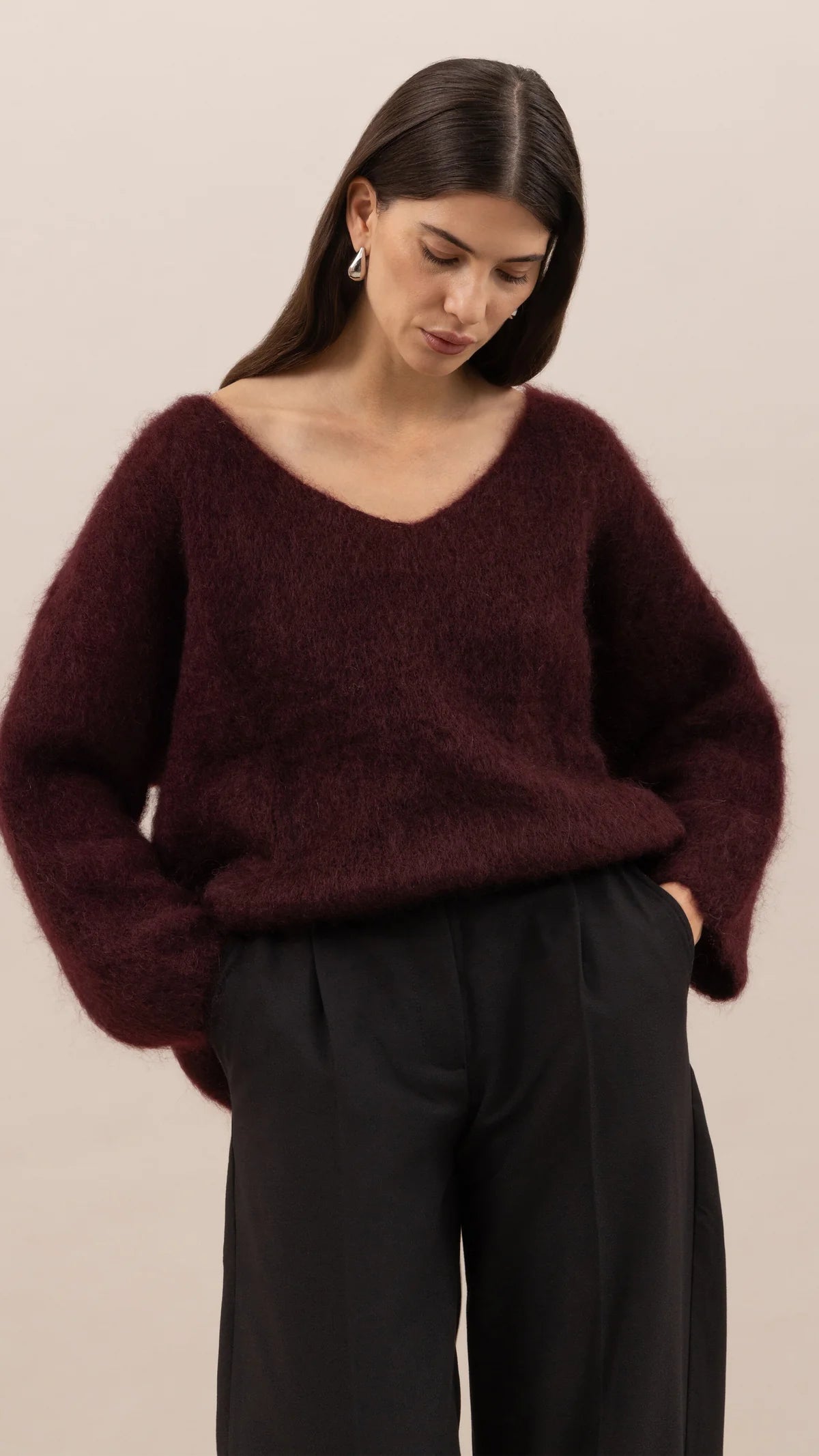 LEO BOUTIQUE Tess Mohair V-Neck Sweater | Wine CHARLI 