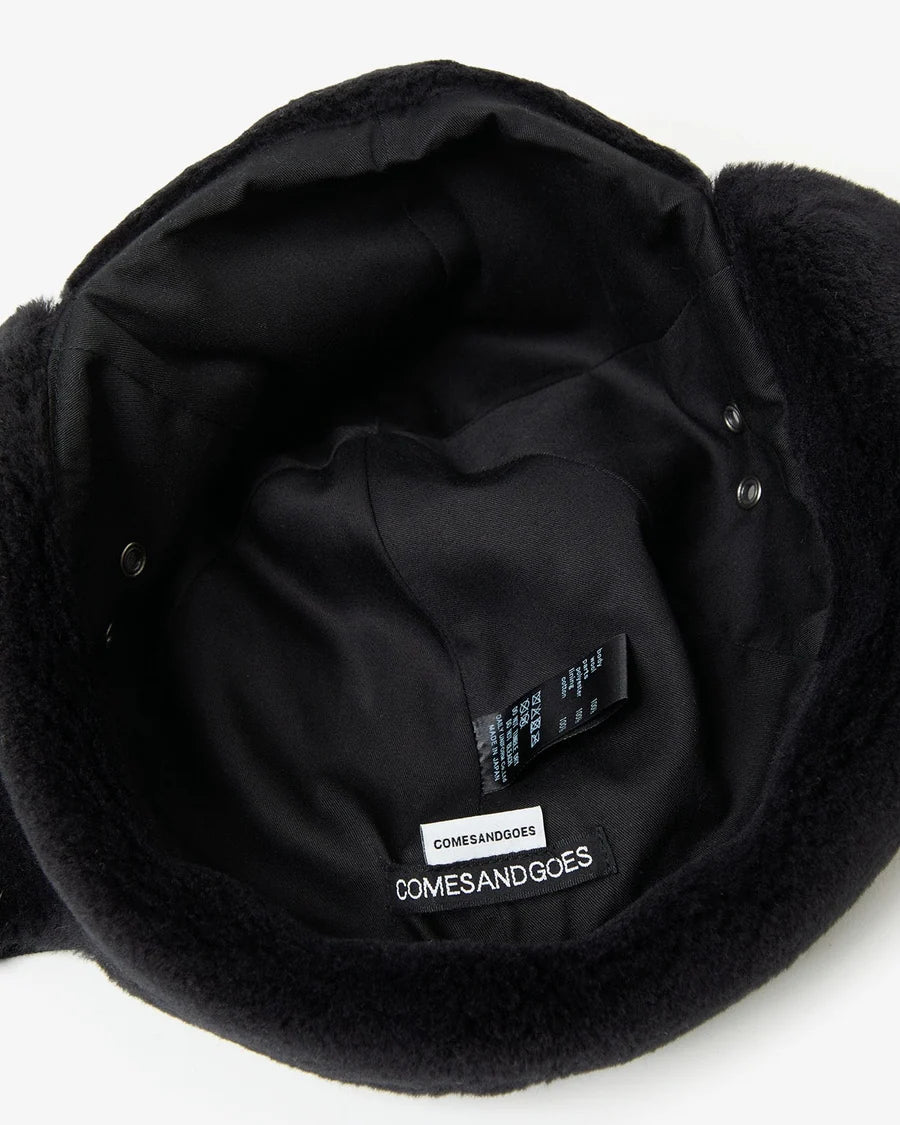 STILL BY HAND Comes And Goes Dry Wool Bomber Cap | Black LEO BOUTIQUE
