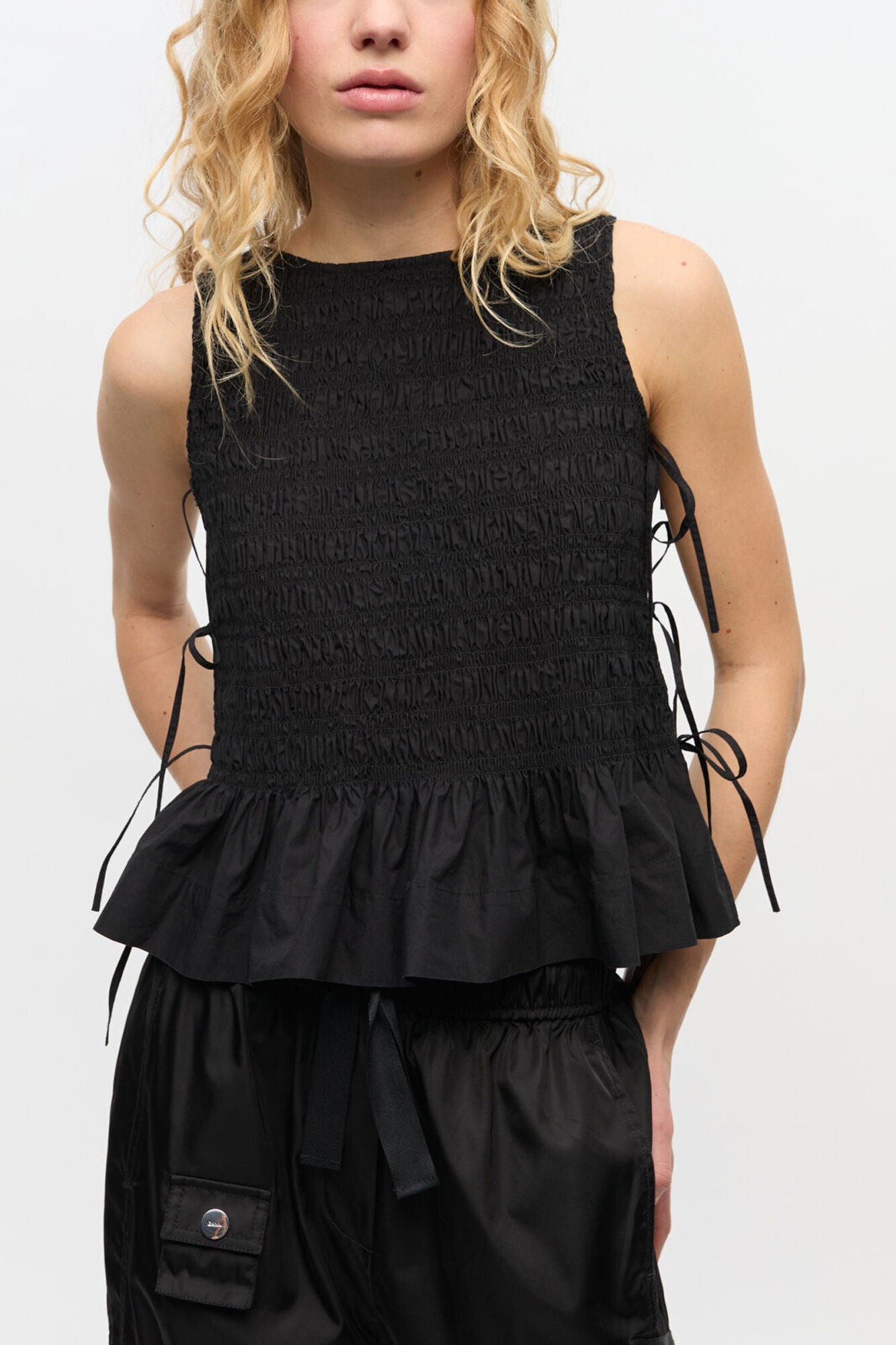 LEO BOUTIQUE Cotton Smock Tie Top | Black GANNI 