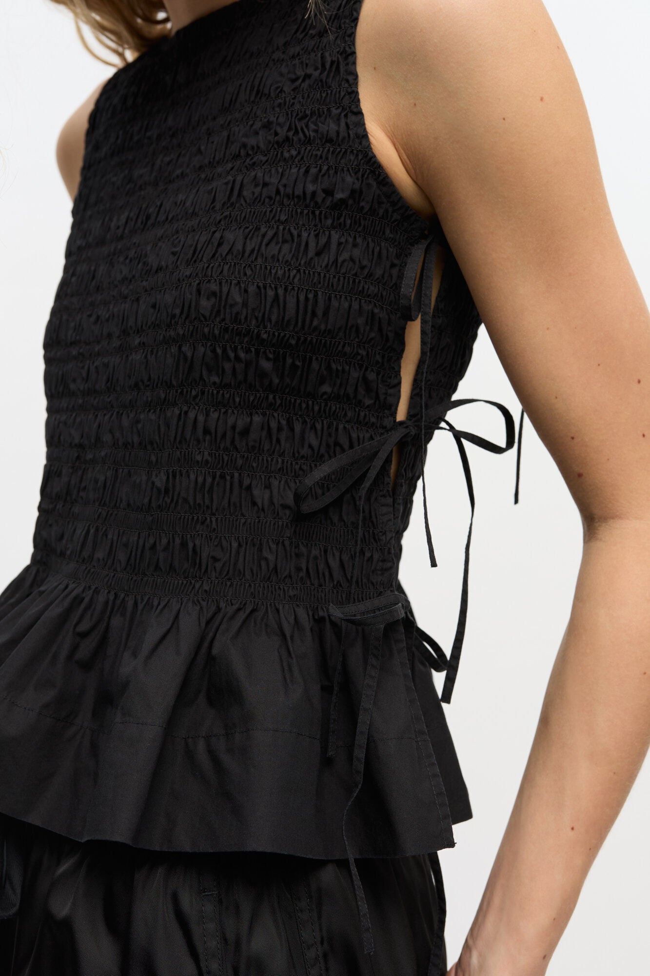 LEO BOUTIQUE Cotton Smock Tie Top | Black GANNI 