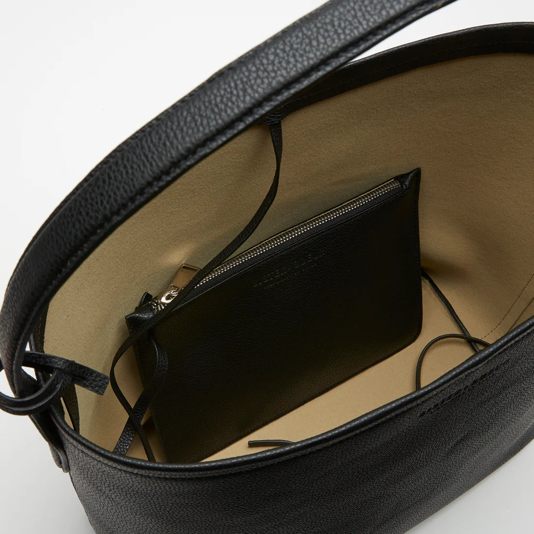 LEO BOUTIQUE Tessa Pebbled Leather Bag | Black SISTER SOEUR 