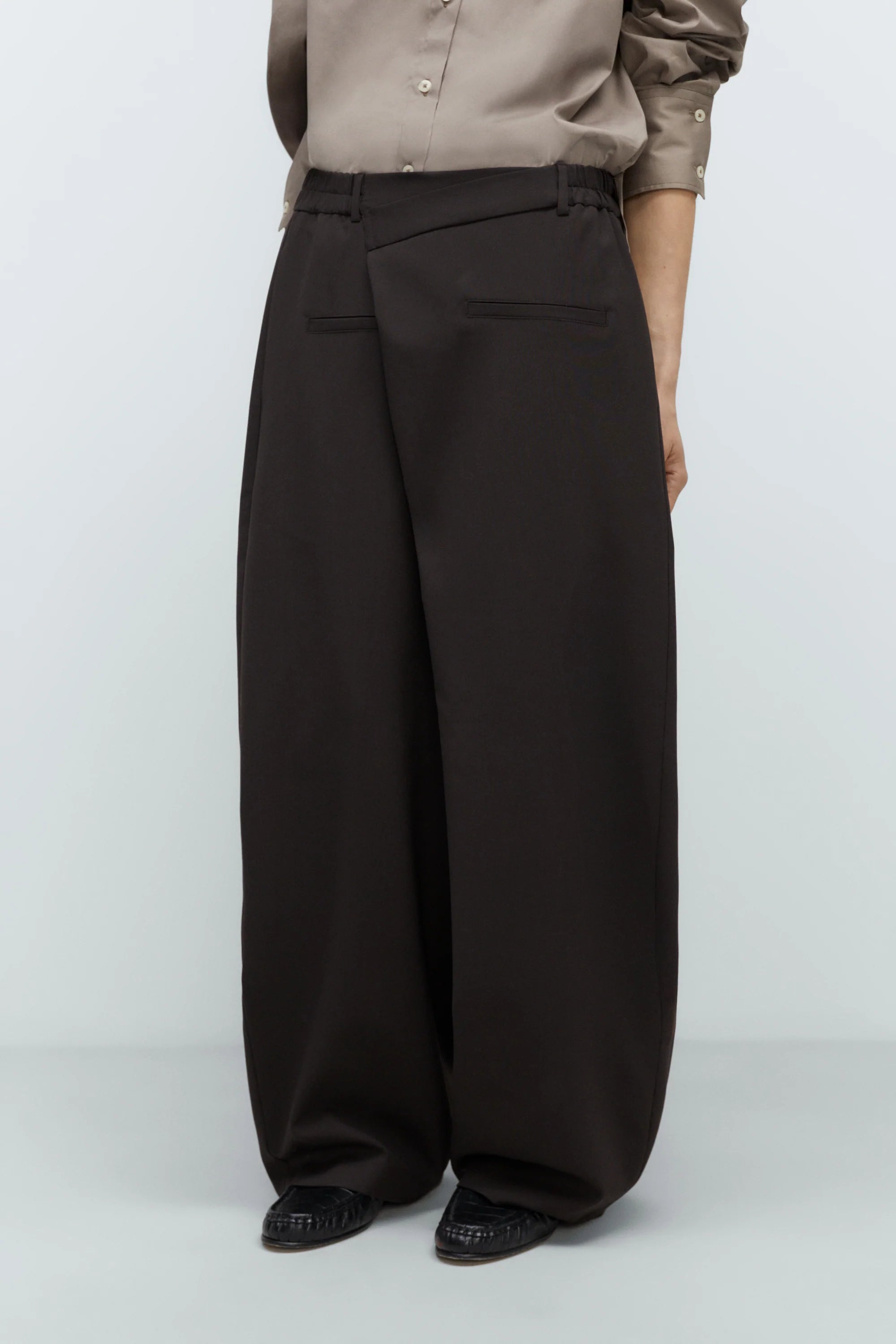 CORDERA Tailoring Crossover Pants | Dark Brown LEO BOUTIQUE