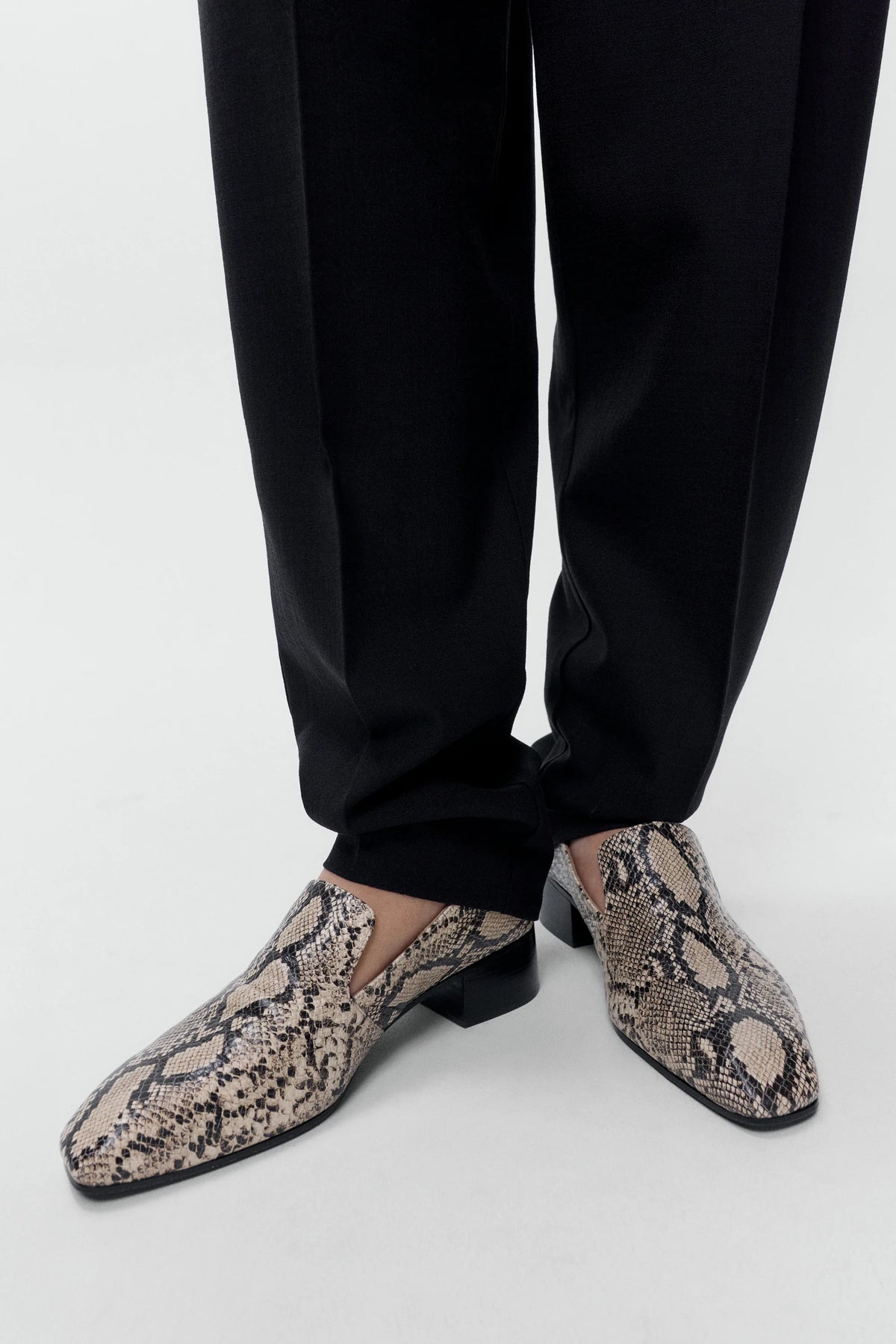 LEO BOUTIQUE Heeled Loafer Snake | Cream CORDERA