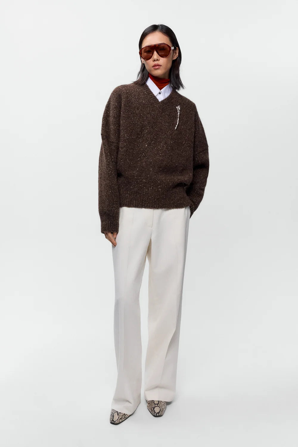 LEO BOUTIQUE Speckled V-Neck Sweater | Chocolate CORDERA