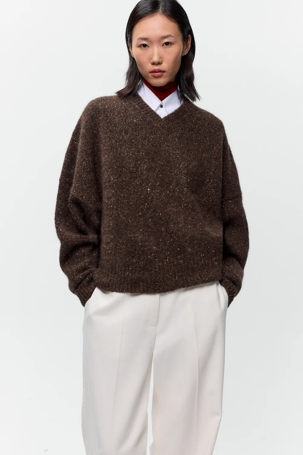 LEO BOUTIQUE Speckled V-Neck Sweater | Chocolate CORDERA