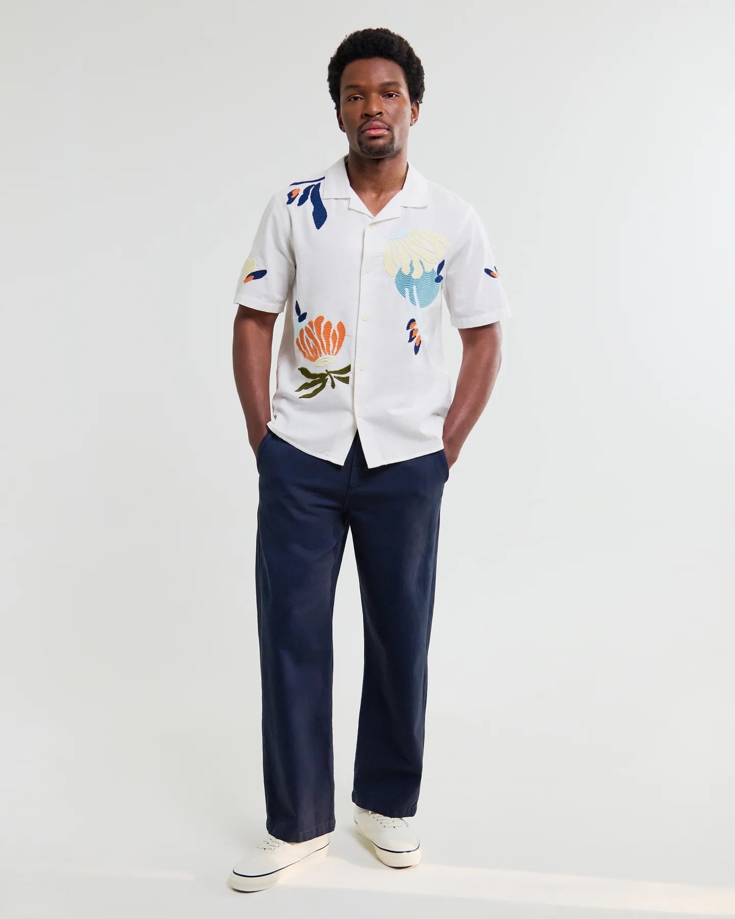 WAX LONDON Didcot Shirt | Chunky Stitch Flower Ecru/Multi LEO BOUTIQUE