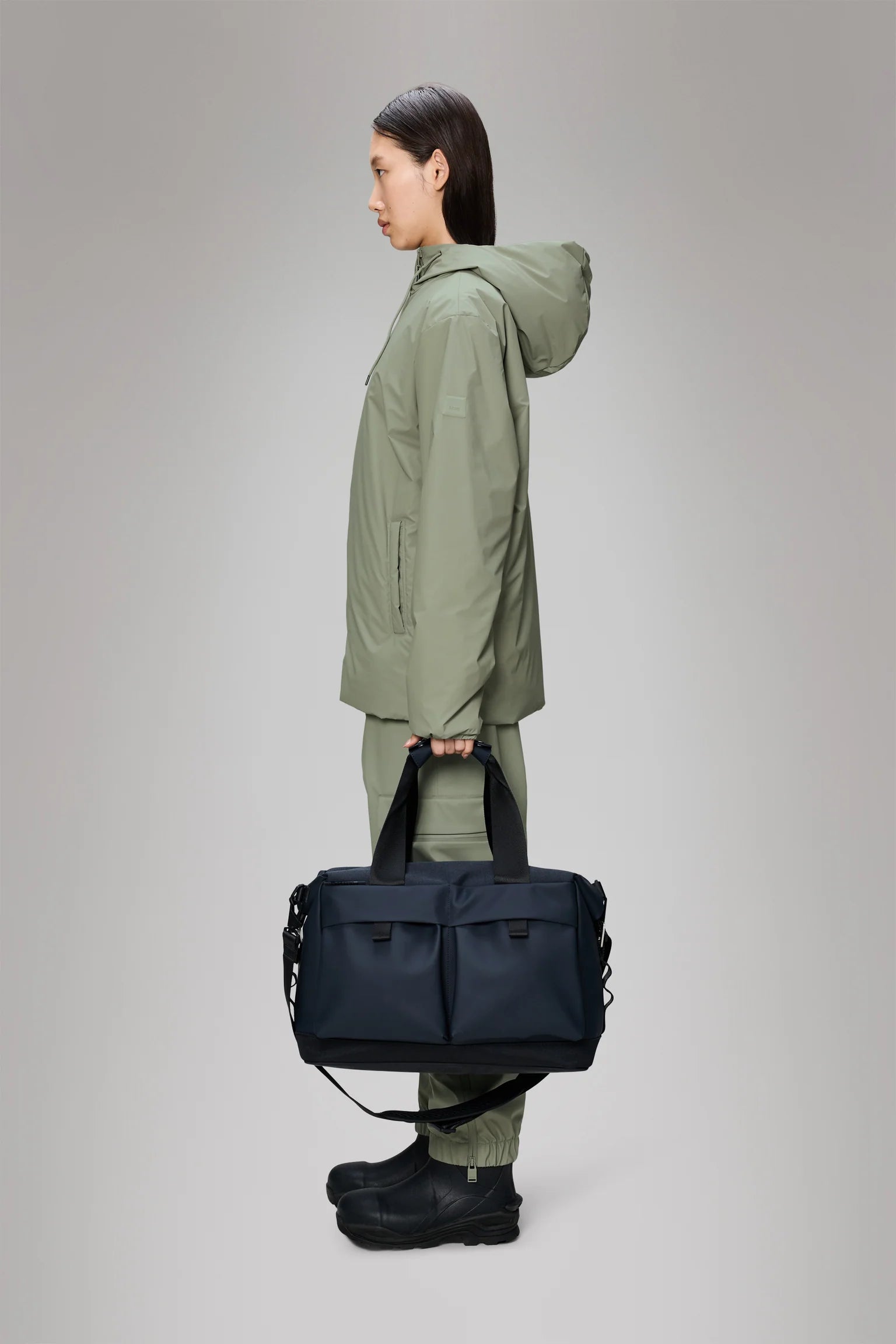 RAINS Otaru Weekend Bag | Navy LEO BOUTIQUE