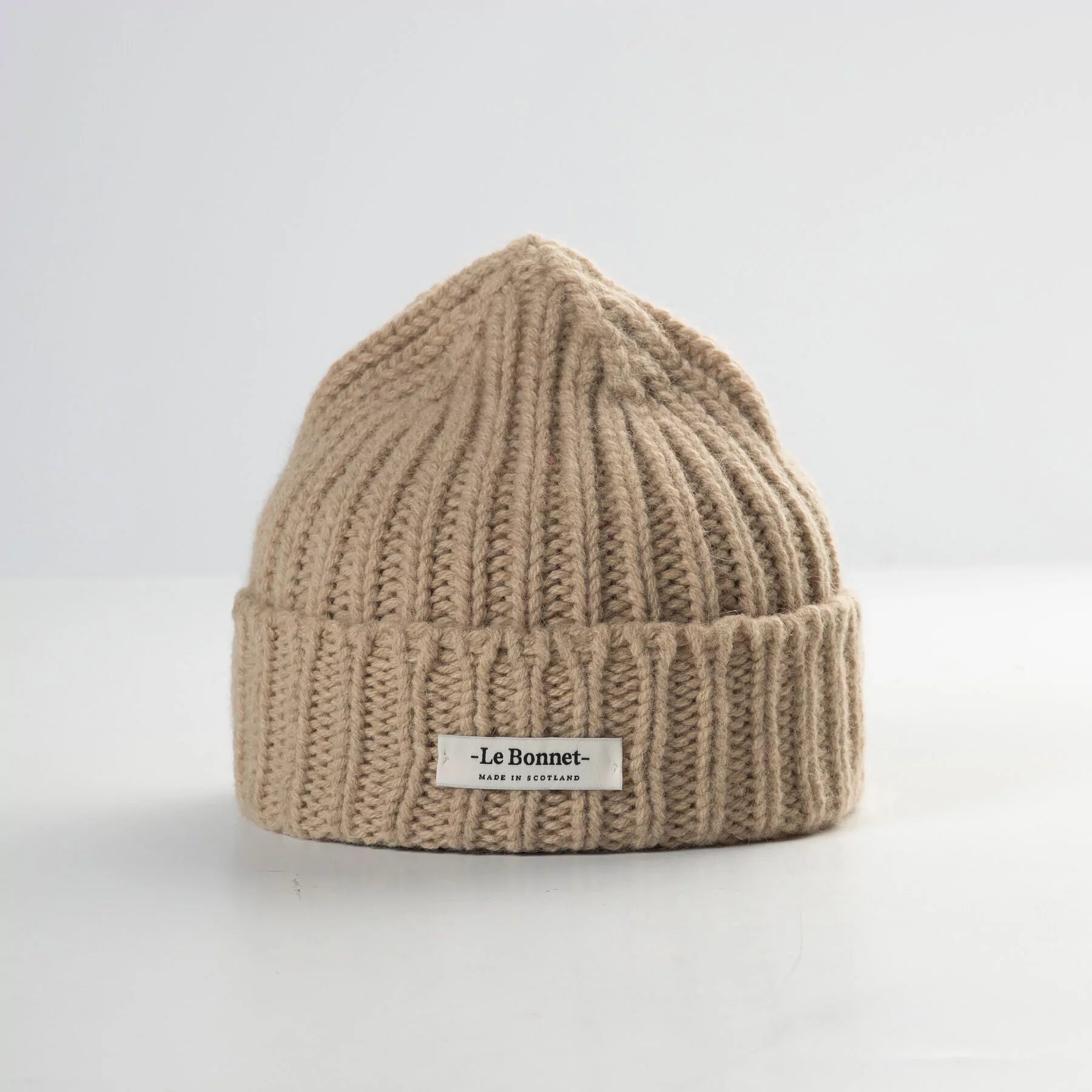 LE BONNET Logo Beanie | Sand LEO BOUTIQUE