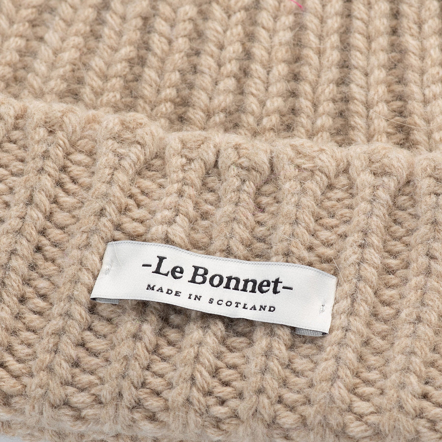LE BONNET Logo Beanie | Sand LEO BOUTIQUE