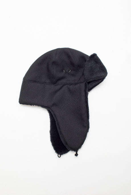 STILL BY HAND Comes And Goes Dry Wool Bomber Cap | Black LEO BOUTIQUE