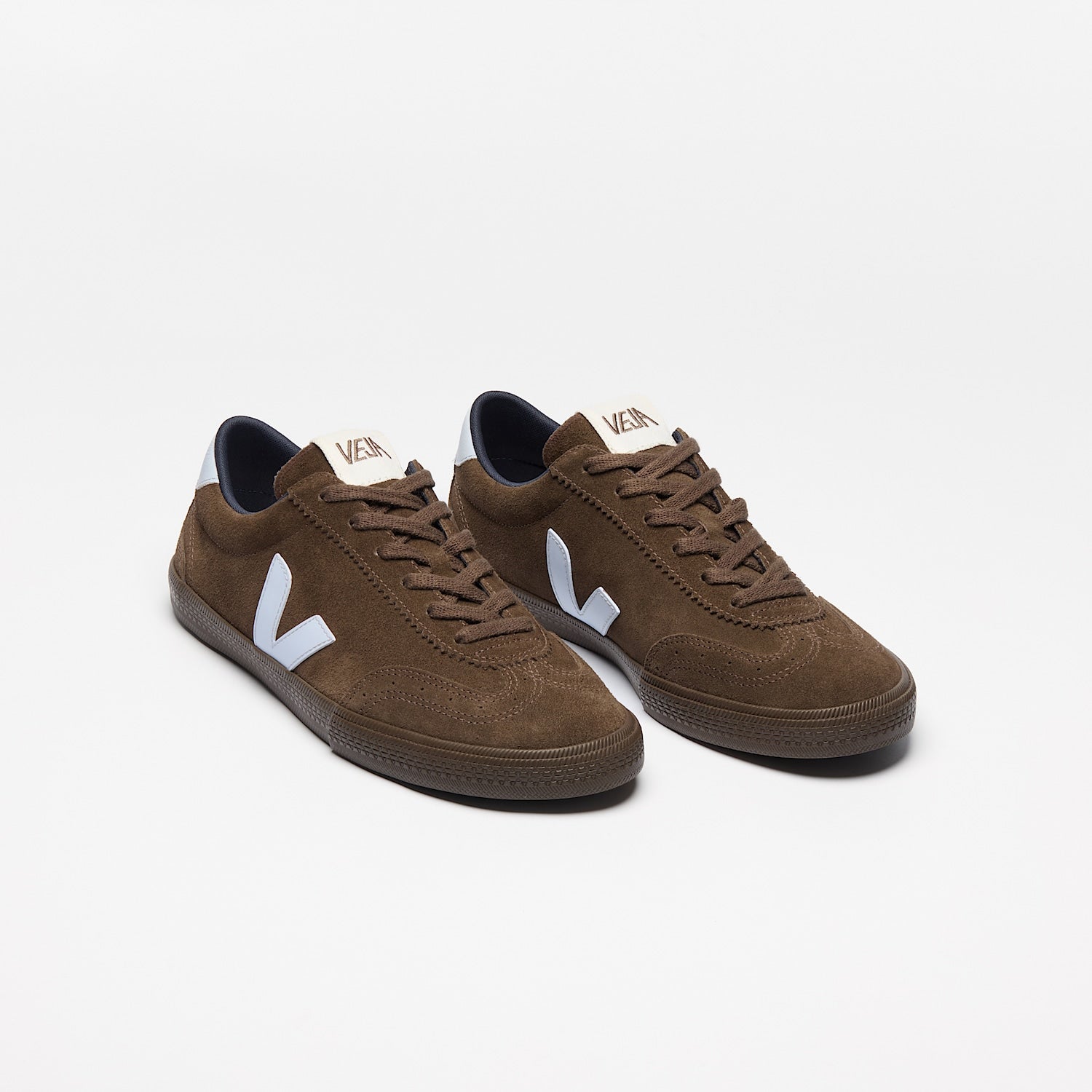 VEJA Volley Suede (W) | Eagle Swan LEO BOUTIQUE 