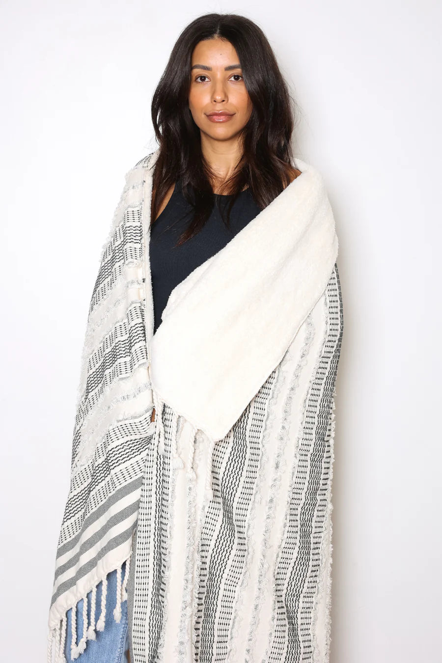 LEO BOUTIQUE The Ophelia Fleece Throw Black Stripe TOFINO TOWEL