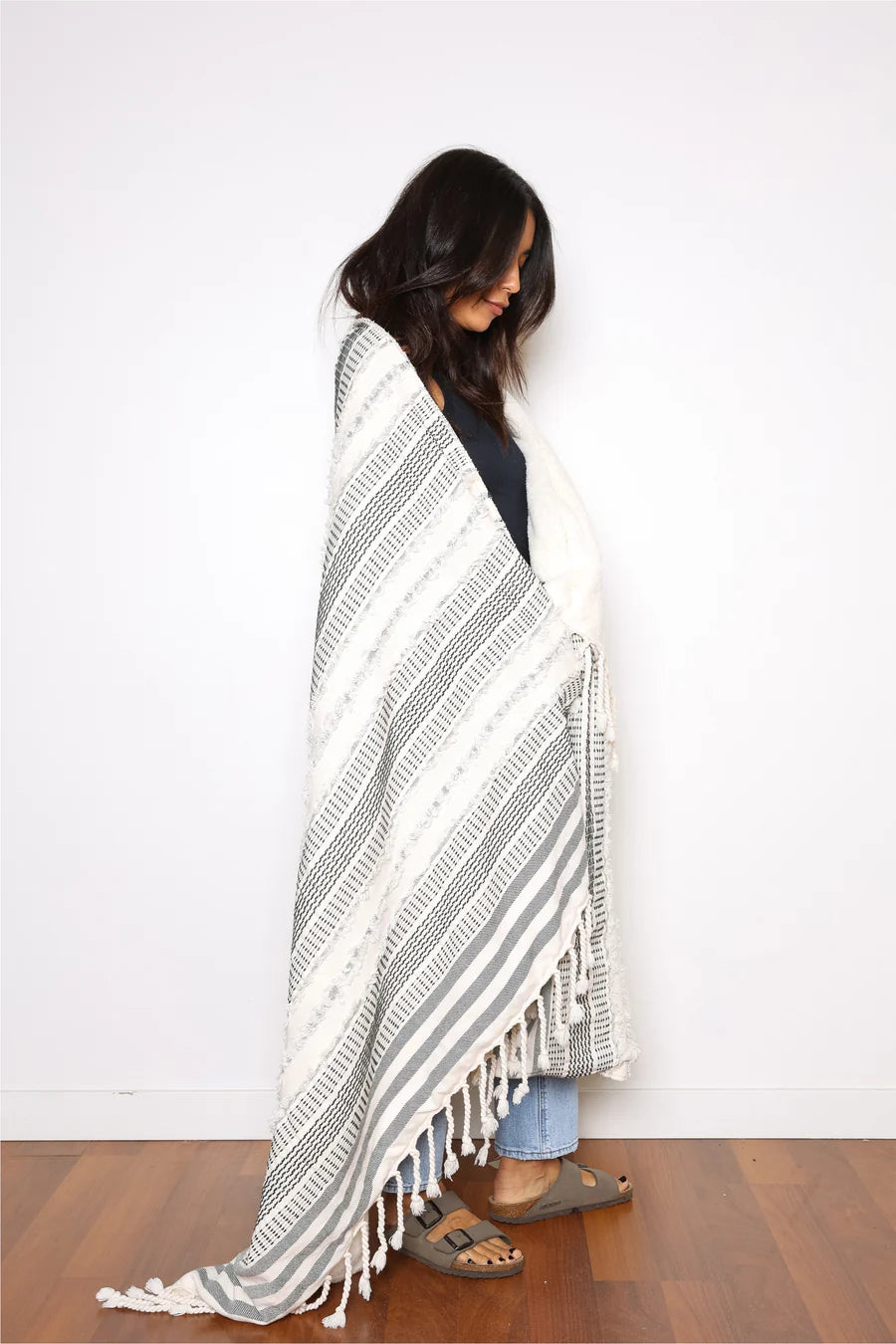 LEO BOUTIQUE The Ophelia Fleece Throw Black Stripe TOFINO TOWEL