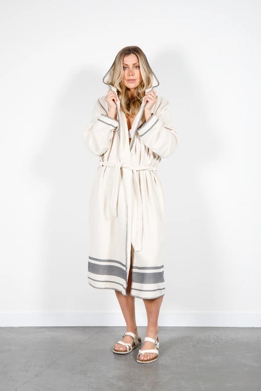 LEO BOUTIQUE The Hawthorne Robe Natural Grey TOFINO TOWEL